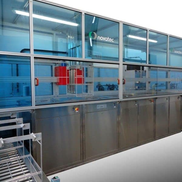 Die modulare Ultraschallreinigungsanlage erzielt in bis zu 15 Kammern höchste Reinigungsergebnisse
